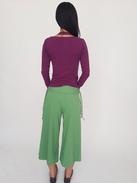 WALNUT CAPRI SHORTS   / green