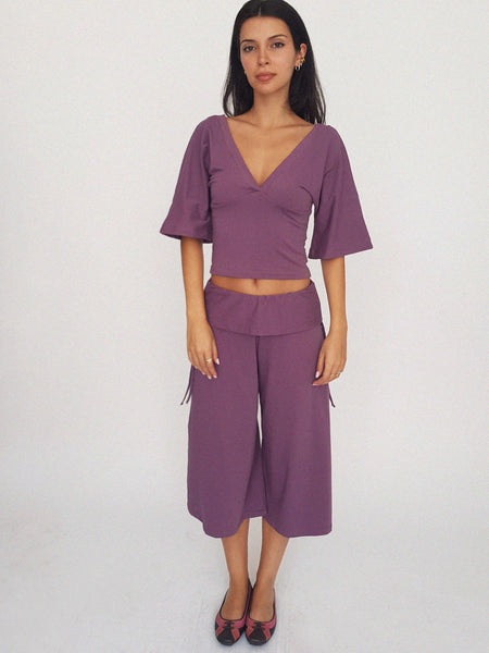 WALNUT CAPRI SHORTS  // aubergine