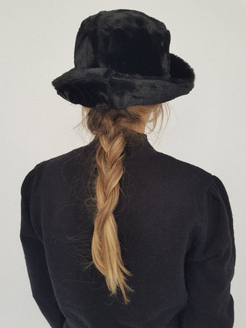 FLUFFY HAT // black