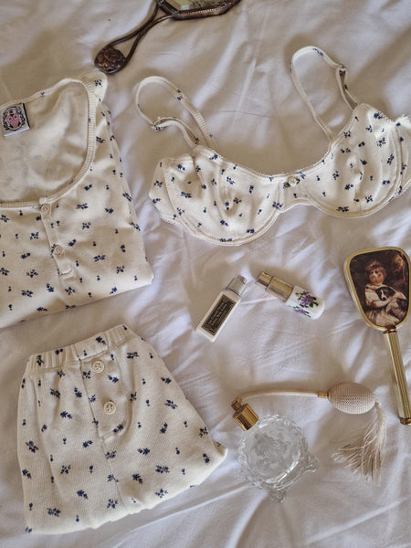 IRIS SHORTS // daisy