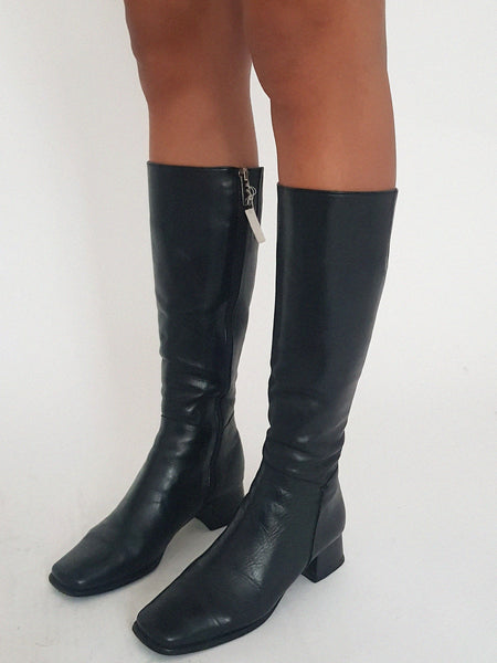 LEATHER BOOTS
