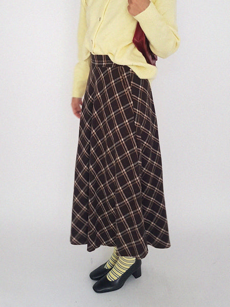 PLAID SKIRT //