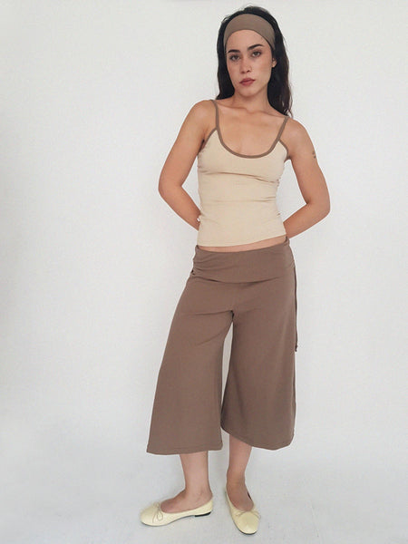 WALNUT CAPRI SHORTS  // chocolate