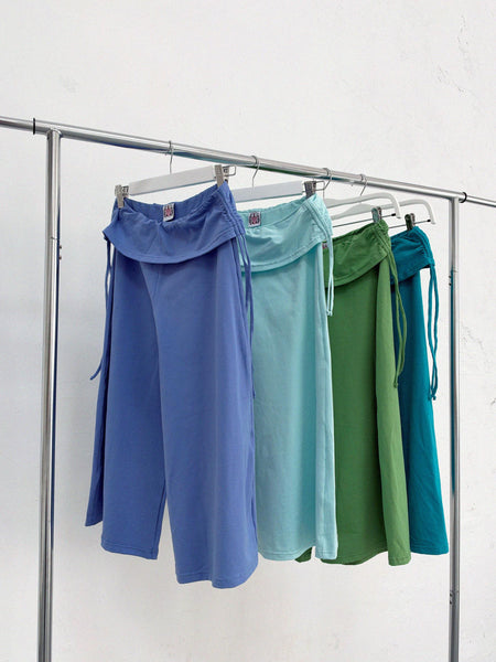 WALNUT CAPRI SHORTS   / turquoise